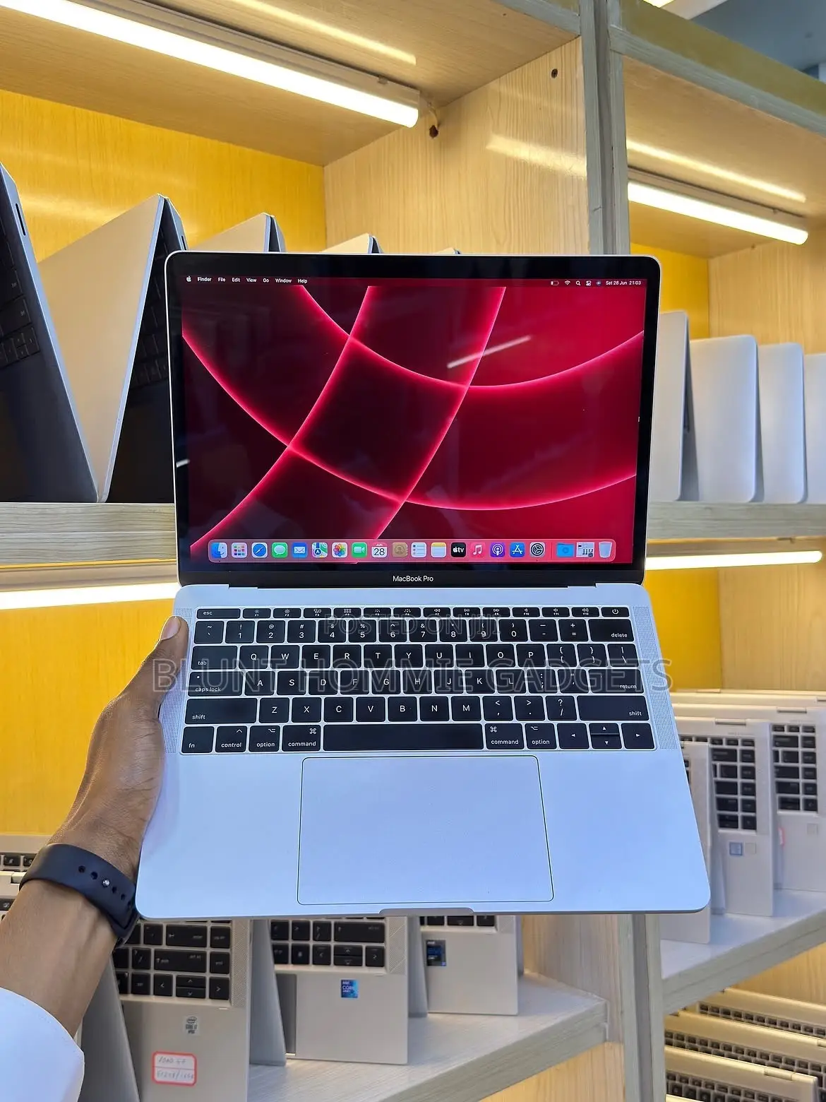 Laptop Apple MacBook Pro 2017 8GB Intel Core i5 HDD+SSD 256GB
