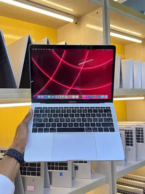 Laptop Apple MacBook Pro 2017 8GB Intel Core i5 HDD+SSD 256GB