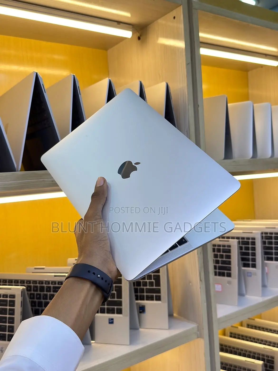Laptop Apple MacBook Pro 2017 8GB Intel Core i5 HDD+SSD 256GB