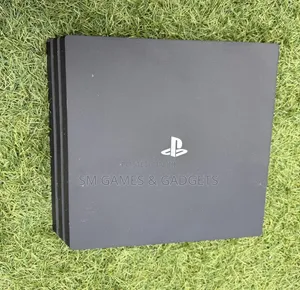 Ps4 Pro, Chipped With 20 Games