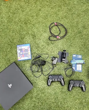 Ps4 Pro, Chipped With 20 Games