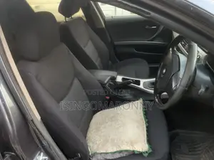 BMW 320i Sedan RWD 2013 Gray