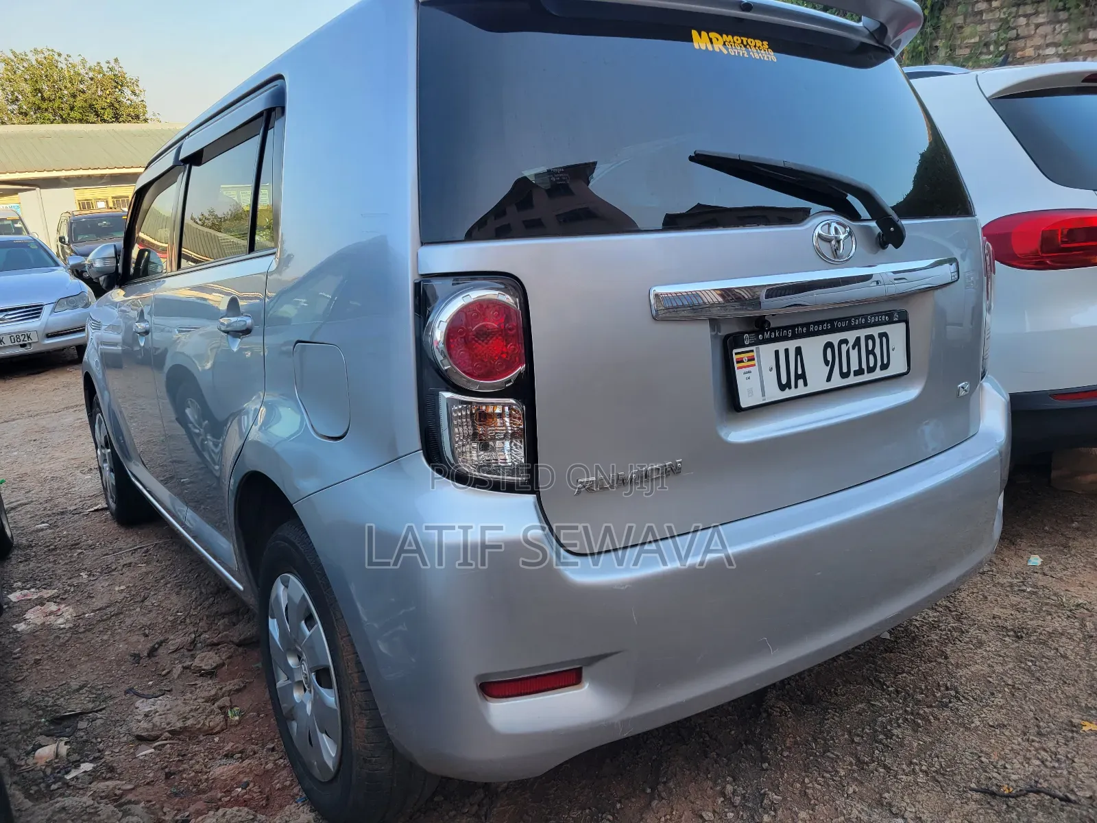 Toyota Corolla Rumion Hatchback 1.5 FWD 2011 Silver