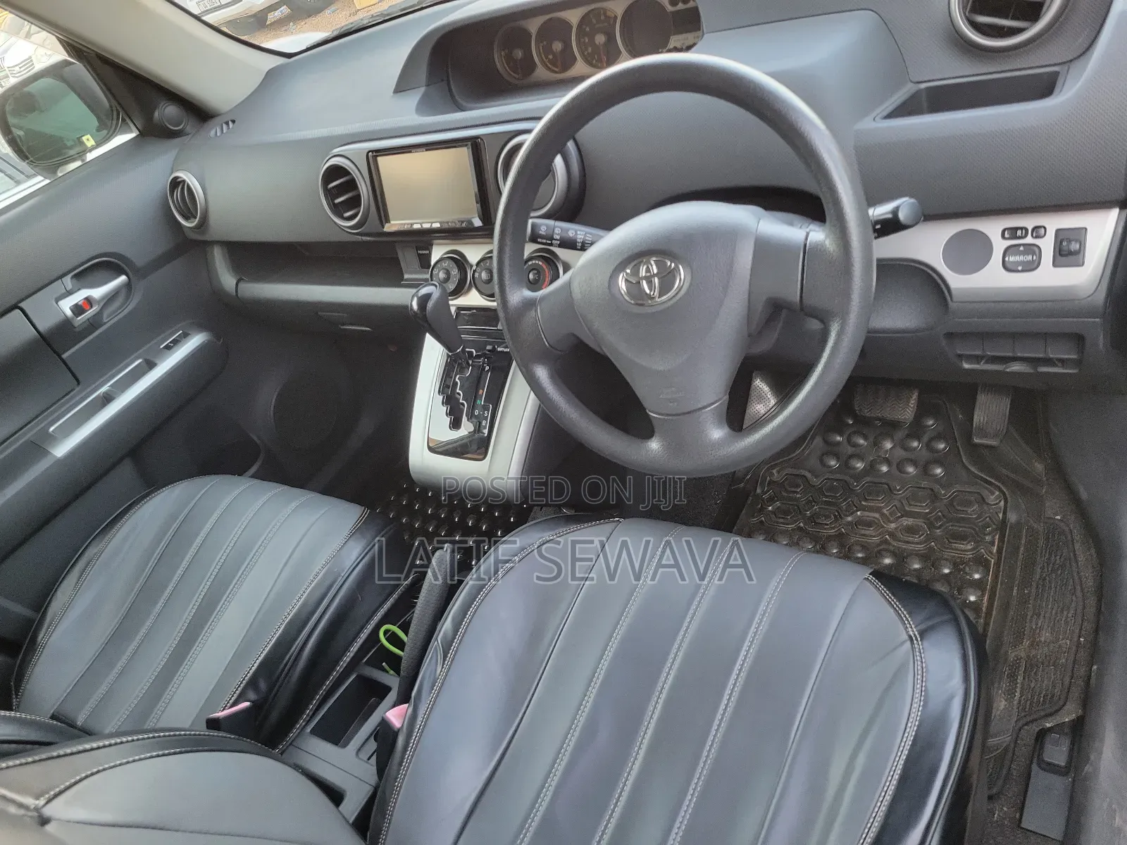 Toyota Corolla Rumion Hatchback 1.5 FWD 2011 Silver