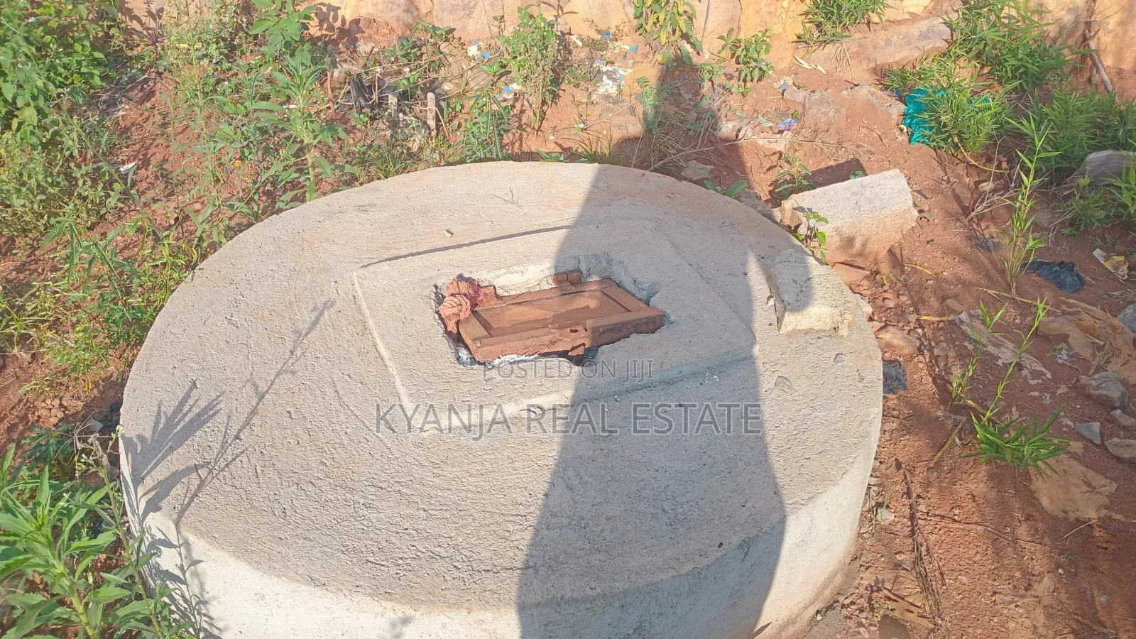 Kyanja 30 Decimals Commercial Rent on Road.