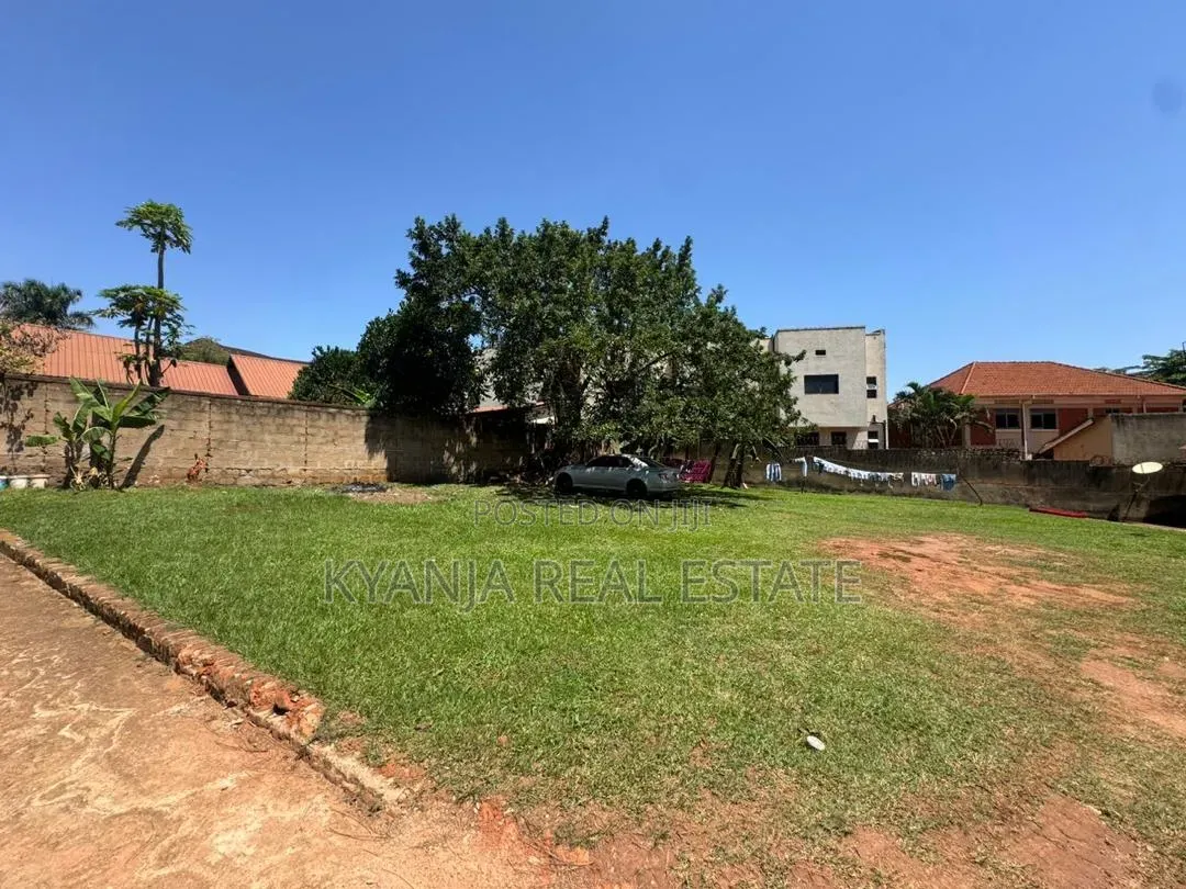 Kyanja 30 Decimals Commercial Rent on Road.