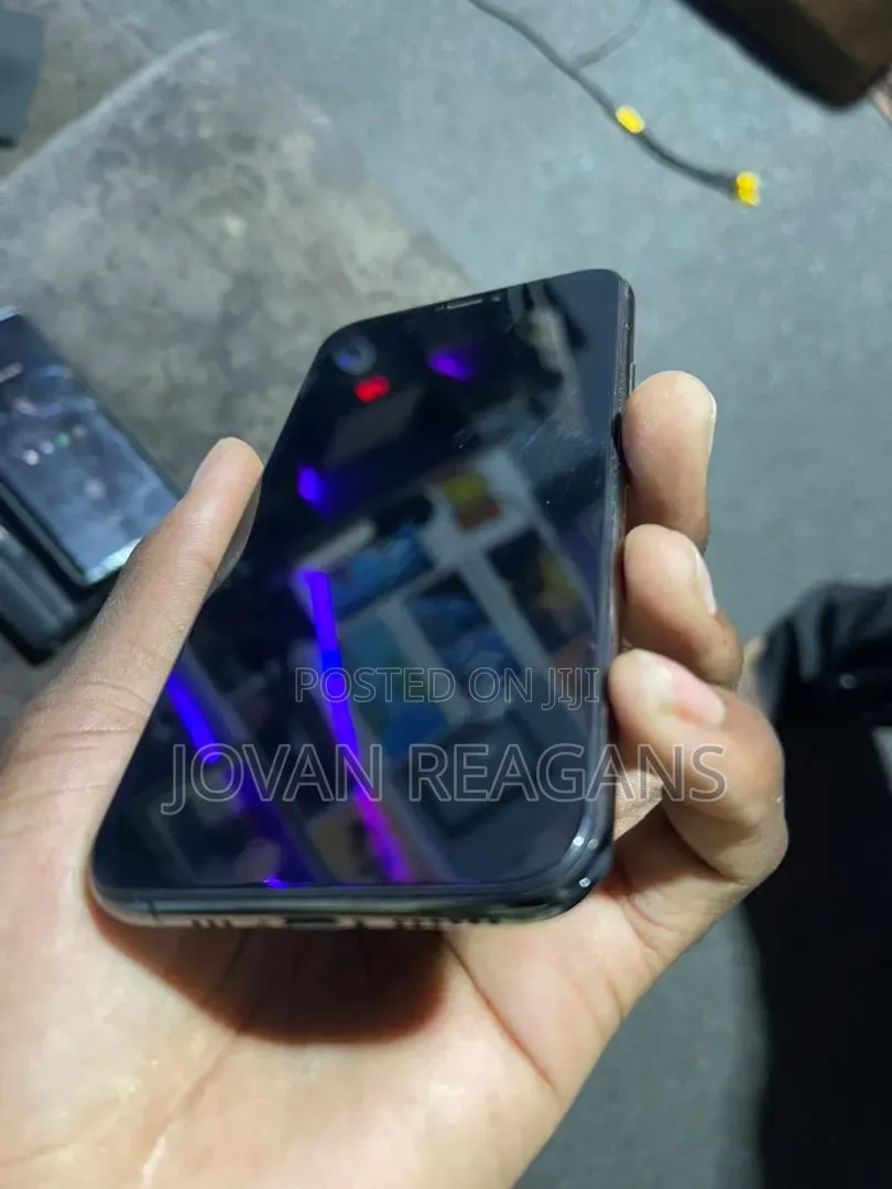 Apple iPhone 11 Pro 64 GB Gray