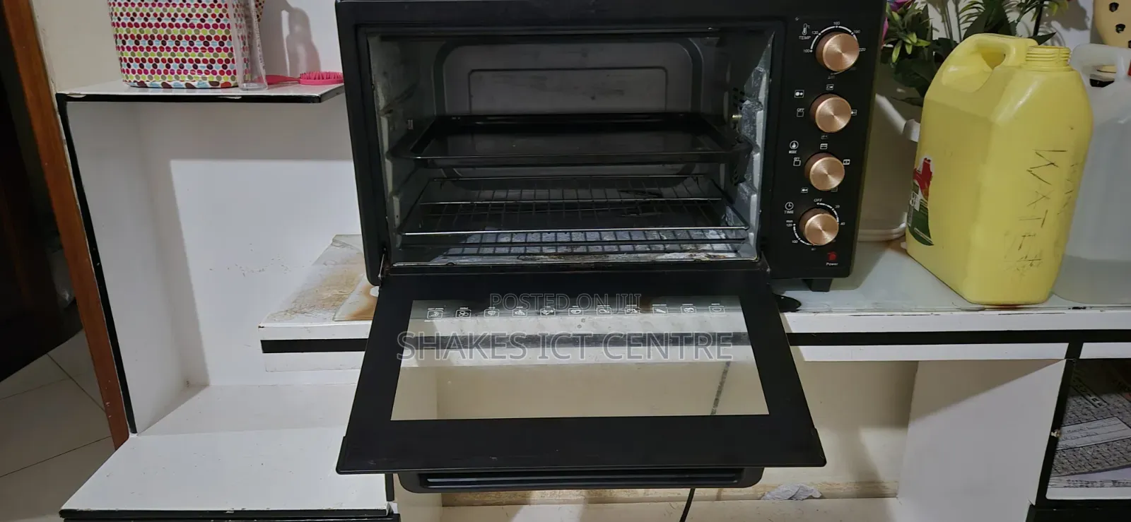 Oven With Hot Plate