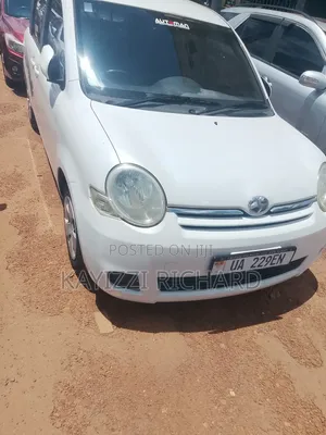 Toyota Sienta 2007 White