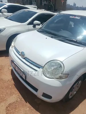Toyota Sienta 2007 White