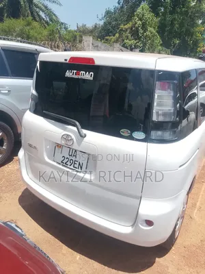 Toyota Sienta 2007 White