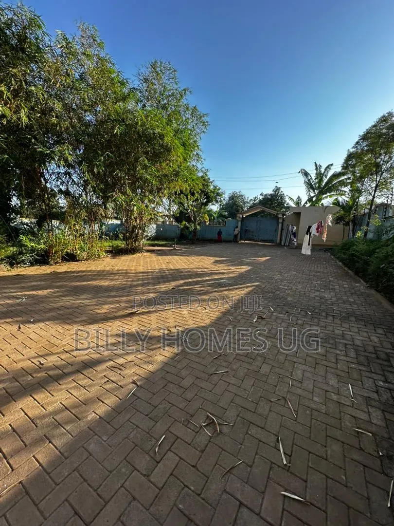 3bdrm House in Kira for sale