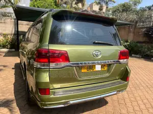 Toyota Land Cruiser 2013 Green