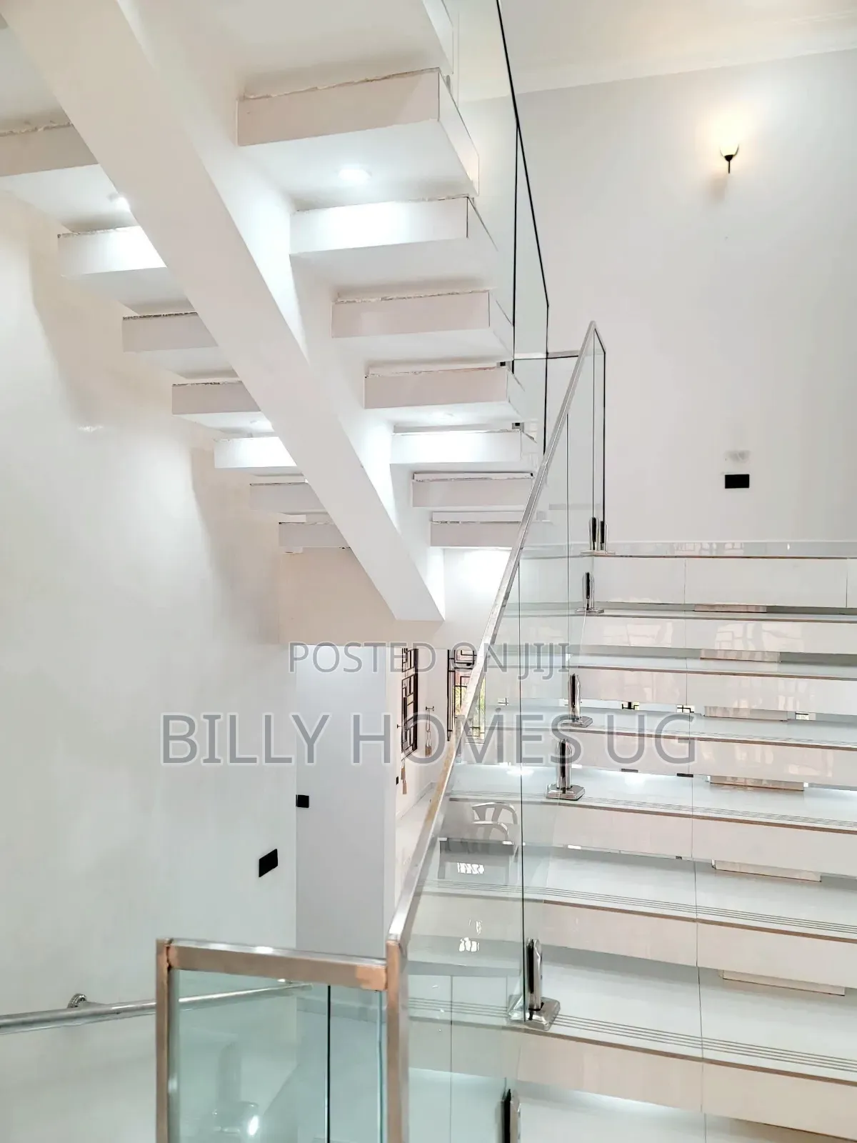 5bdrm Villa in Ssabagabo-Makindye for sale