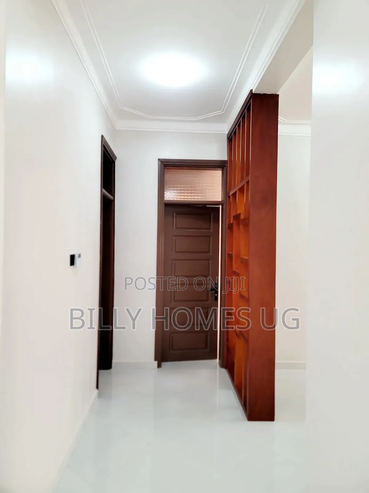 5bdrm Villa in Ssabagabo-Makindye for sale