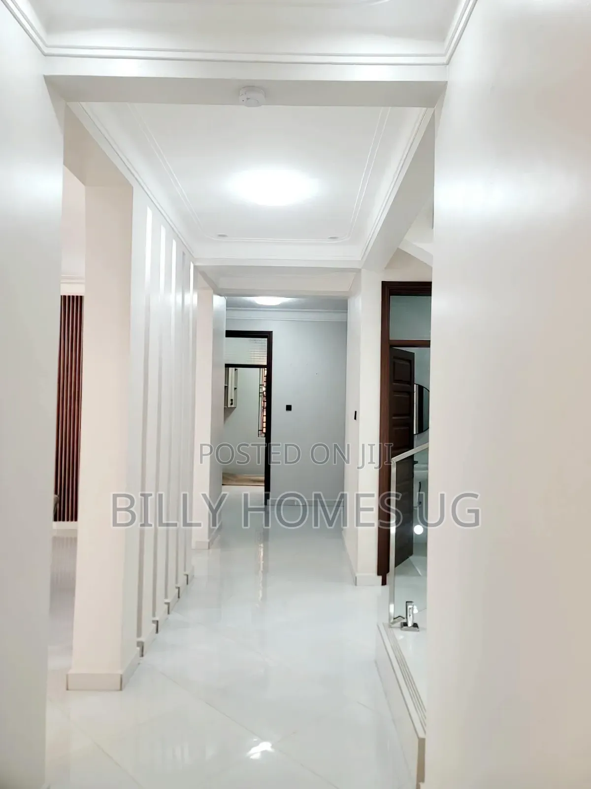 5bdrm Villa in Ssabagabo-Makindye for sale