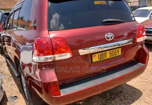 Toyota Land Cruiser 2011 Red