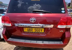 Toyota Land Cruiser 2011 Red