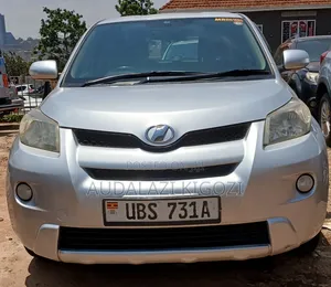 Toyota IST 2011 Silver