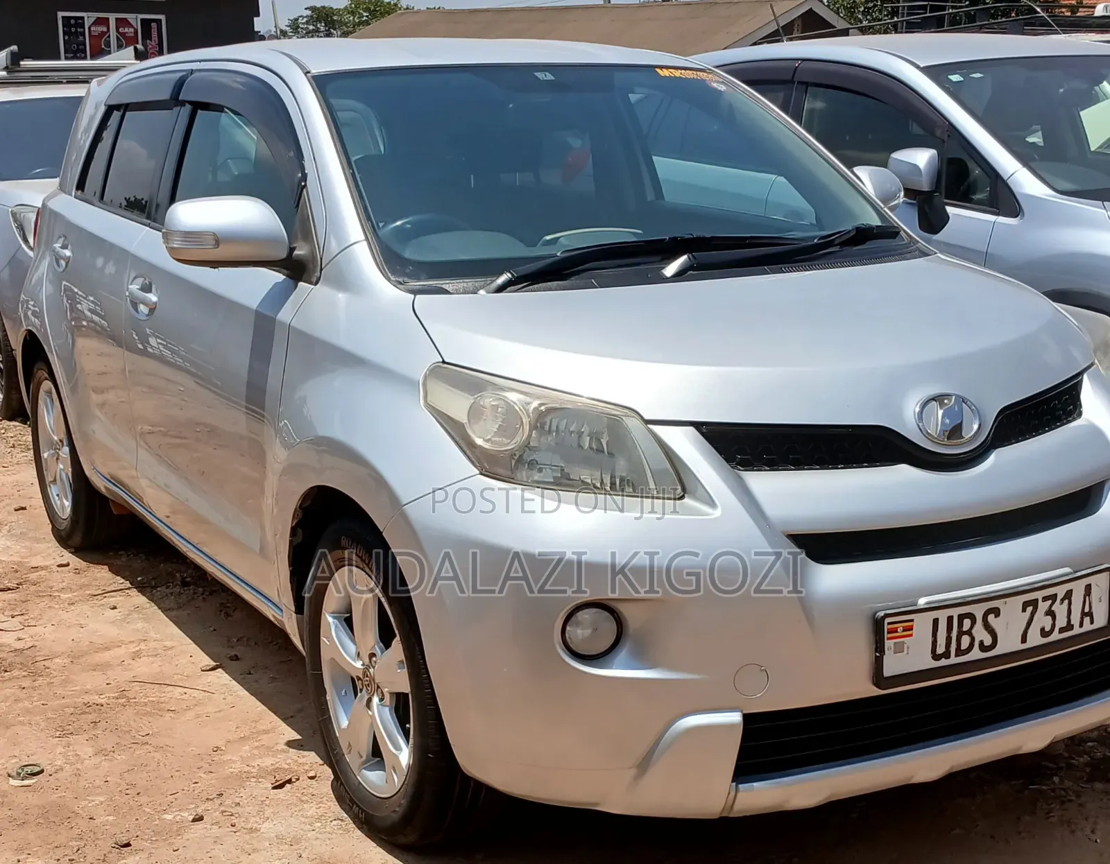 Toyota IST 2011 Silver
