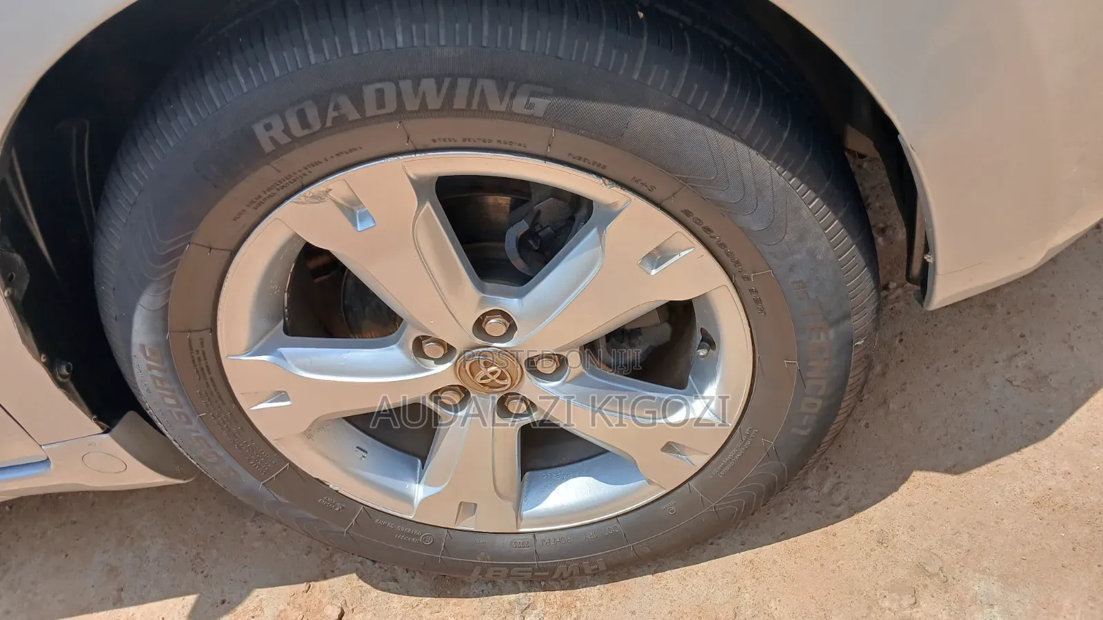 Toyota IST 2011 Silver