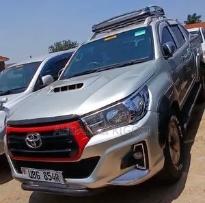 Toyota Hilux 2015 Silver