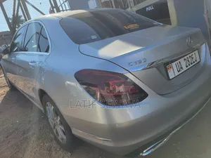 Mercedes-Benz C180 2015 Silver