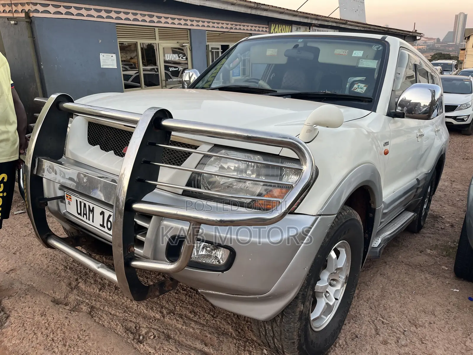 Mitsubishi Pajero 2004 White