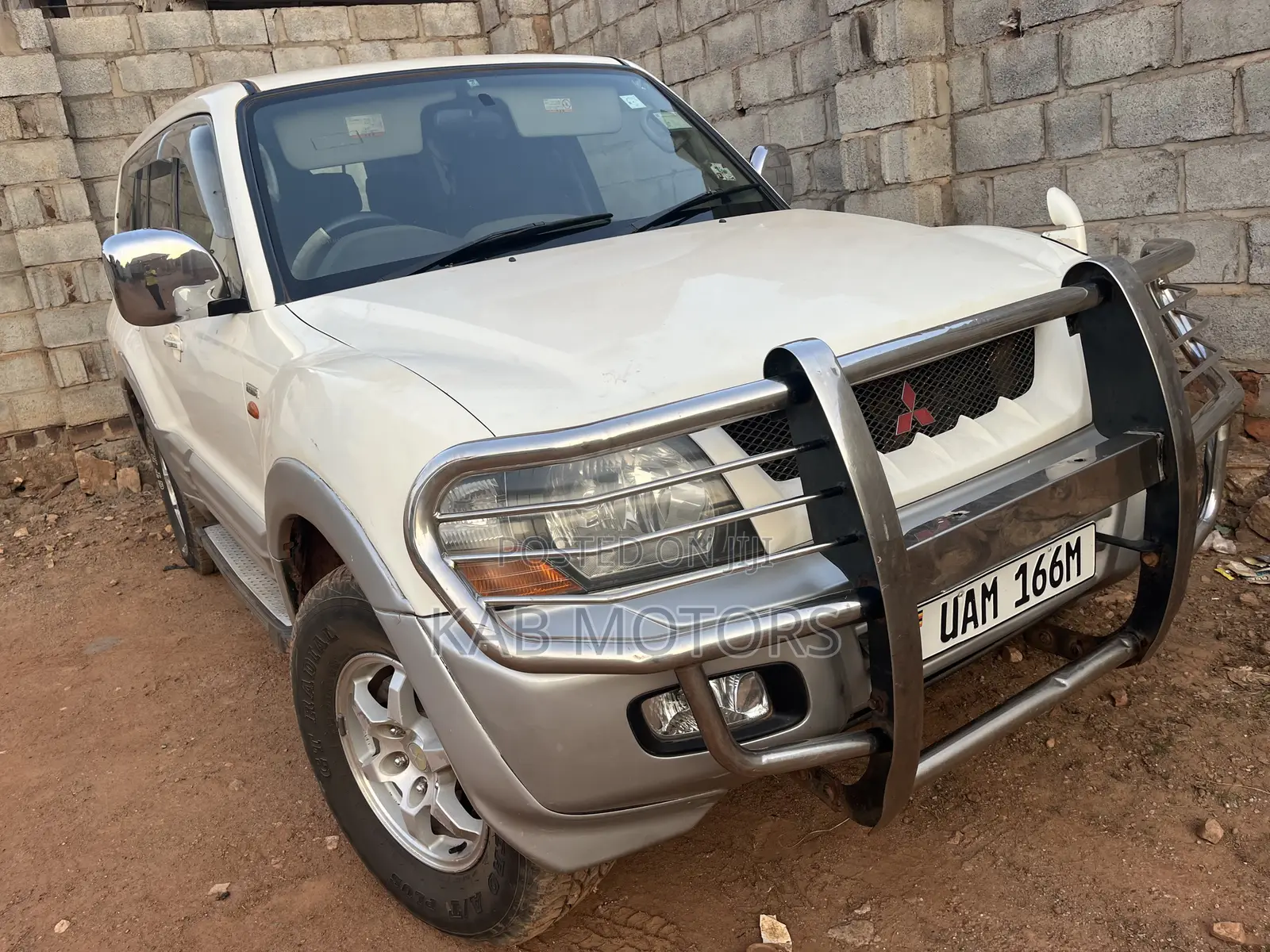 Mitsubishi Pajero 2004 White
