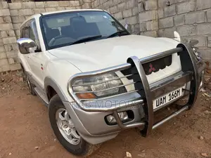 Mitsubishi Pajero 2004 White