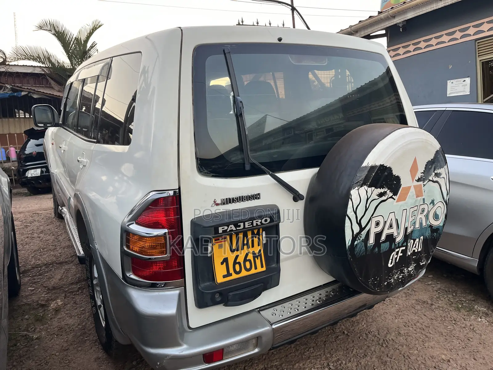 Mitsubishi Pajero 2004 White