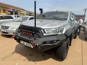 Toyota Hilux 2019 Silver