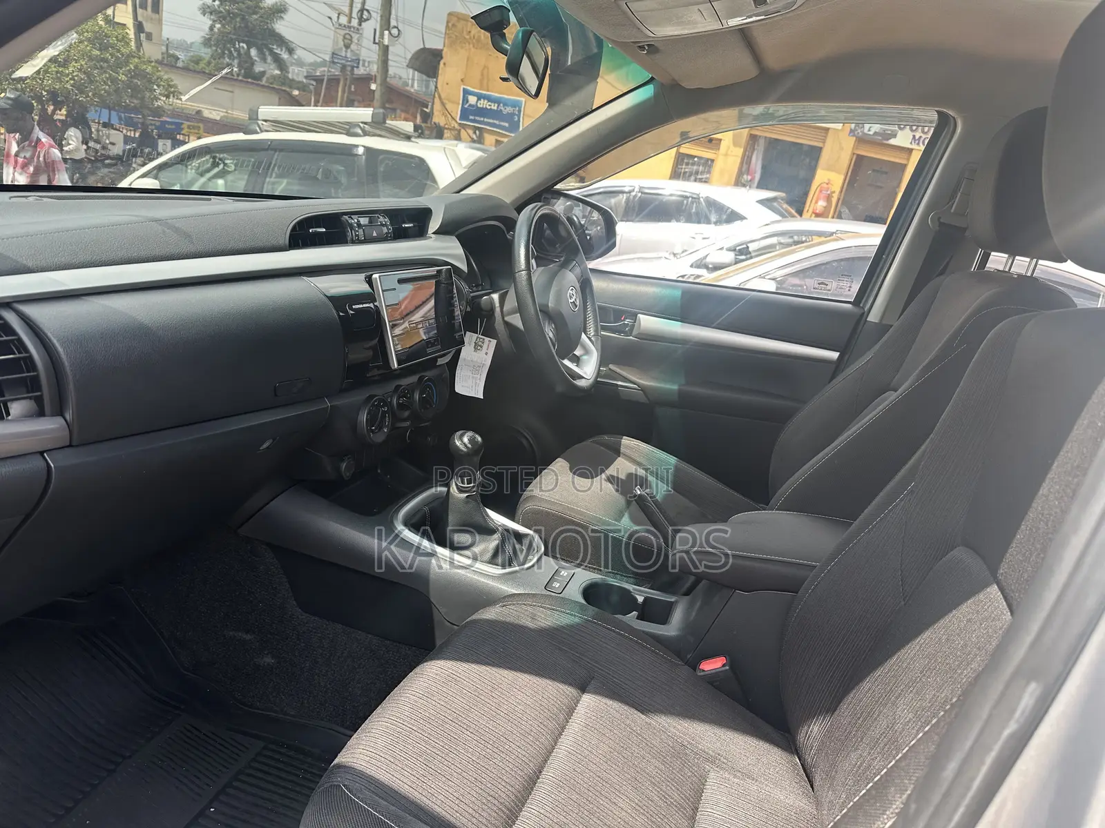 Toyota Hilux 2019 Silver