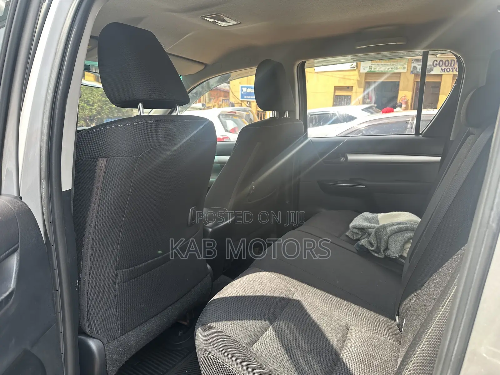 Toyota Hilux 2019 Silver
