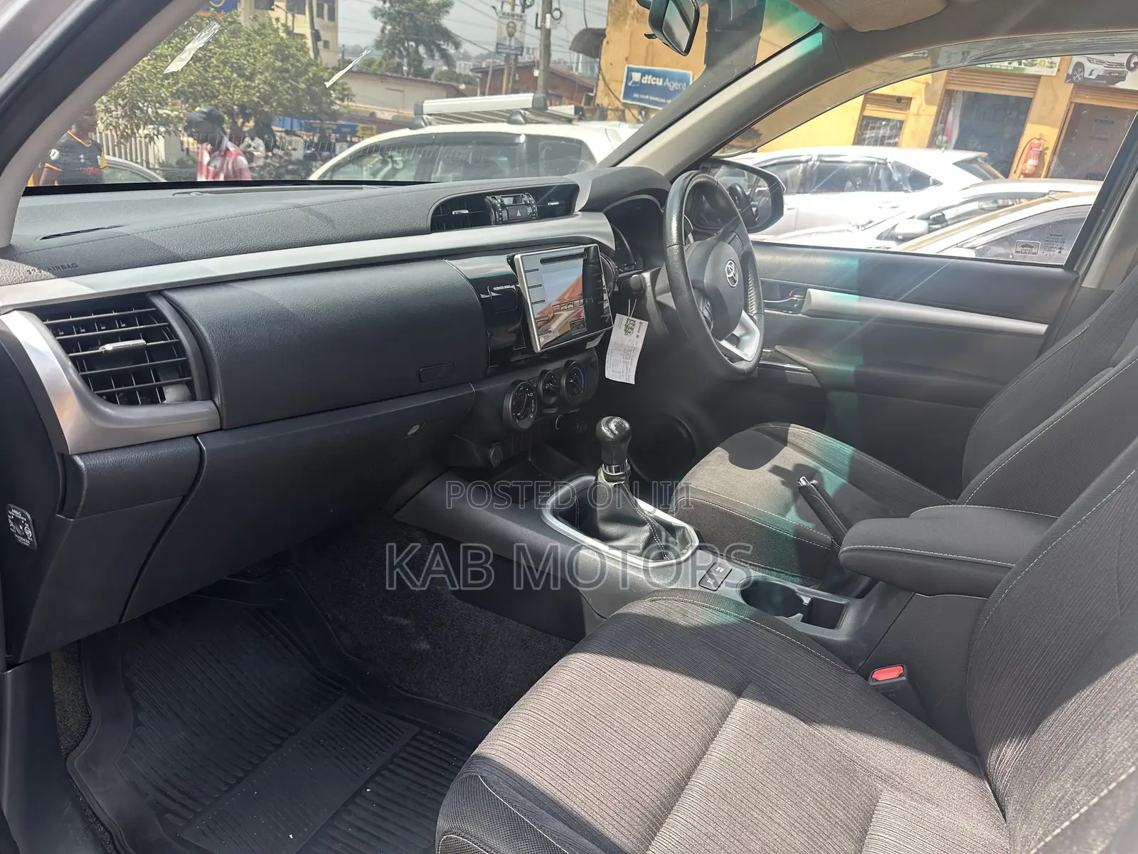 Toyota Hilux 2019 Silver