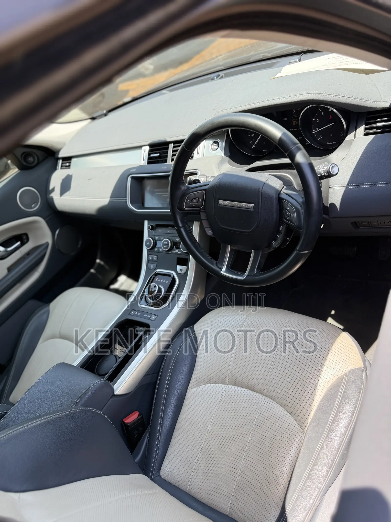 Land Rover Range Rover Evoque Pure 4dr SUV AWD (2.0L 4cyl Turbo 9A)