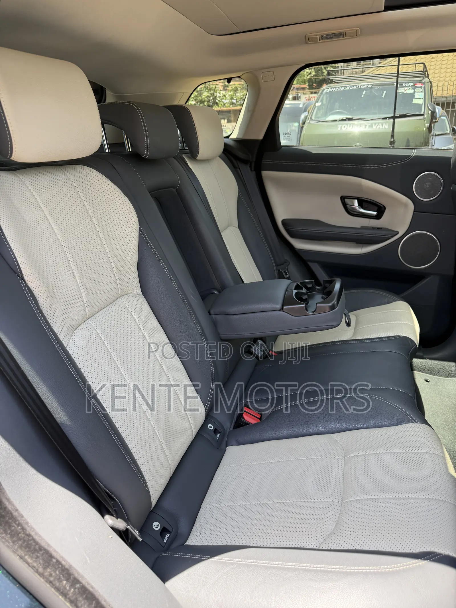 Land Rover Range Rover Evoque Pure 4dr SUV AWD (2.0L 4cyl Turbo 9A)