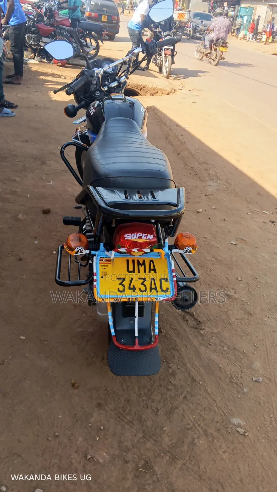TVS HLX 125 2025 Red