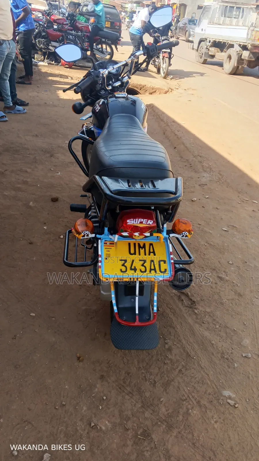 TVS HLX 125 2025 Red