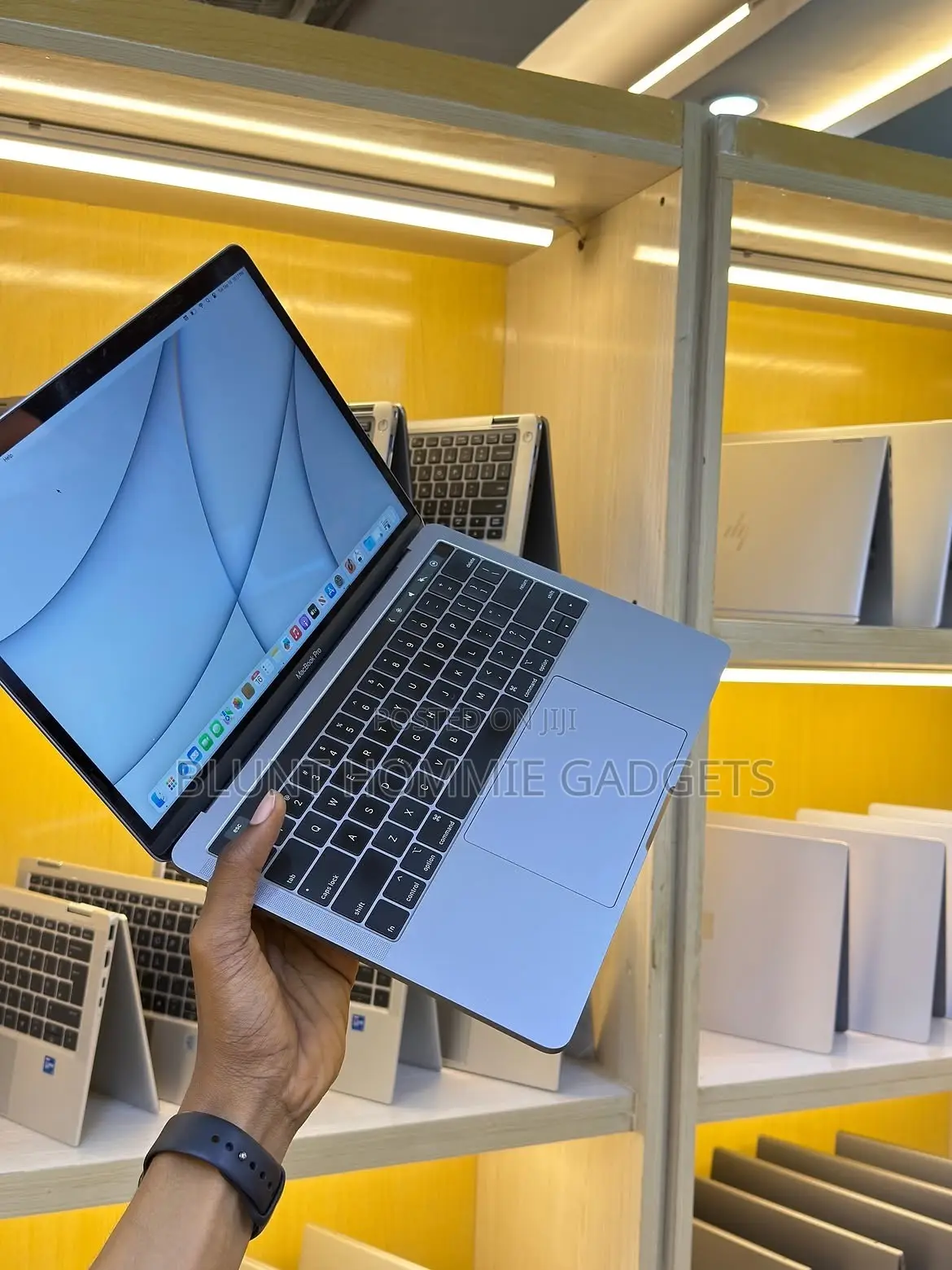 Laptop Apple MacBook Pro 2017 8GB Intel Core i5 HDD+SSD 256GB