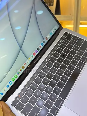 Laptop Apple MacBook Pro 2017 8GB Intel Core i5 HDD+SSD 256GB