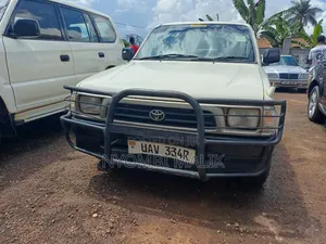 Toyota Hilux 1997 White