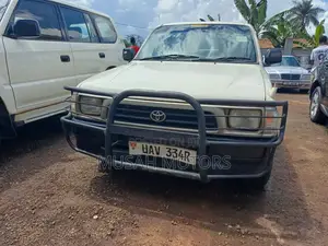 Toyota Hilux 1997 White