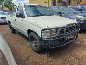 Toyota Hilux 1997 White