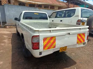 Toyota Hilux 1997 White
