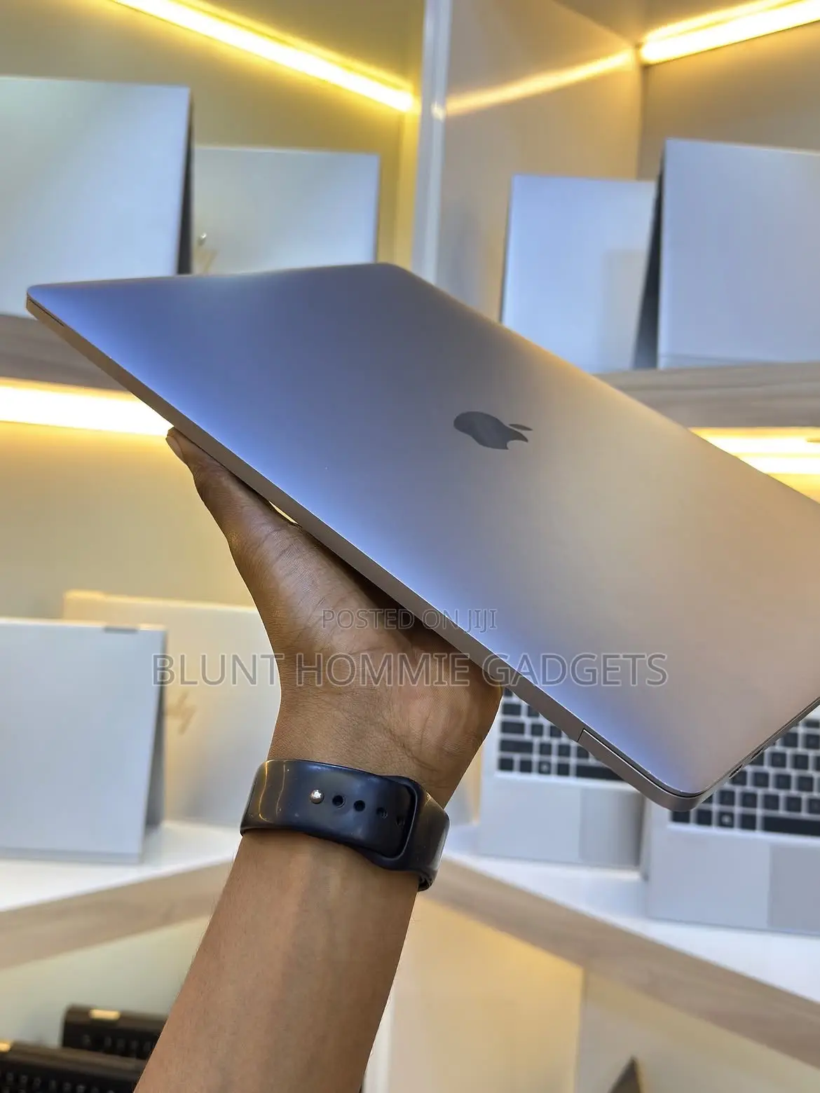 Laptop Apple MacBook Pro 2017 8GB Intel Core i5 HDD+SSD 256GB