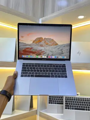 Laptop Apple MacBook Pro 2017 8GB Intel Core i5 HDD+SSD 256GB