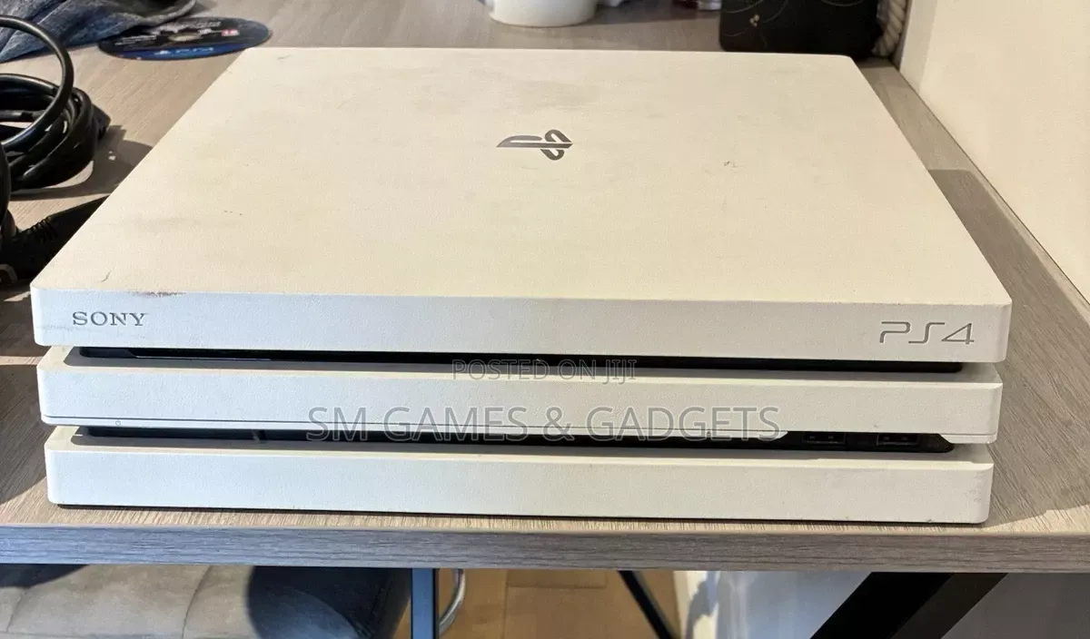 PS4 Pro Bundle: 20 Games of Customer's Choice + 2 New Pads
