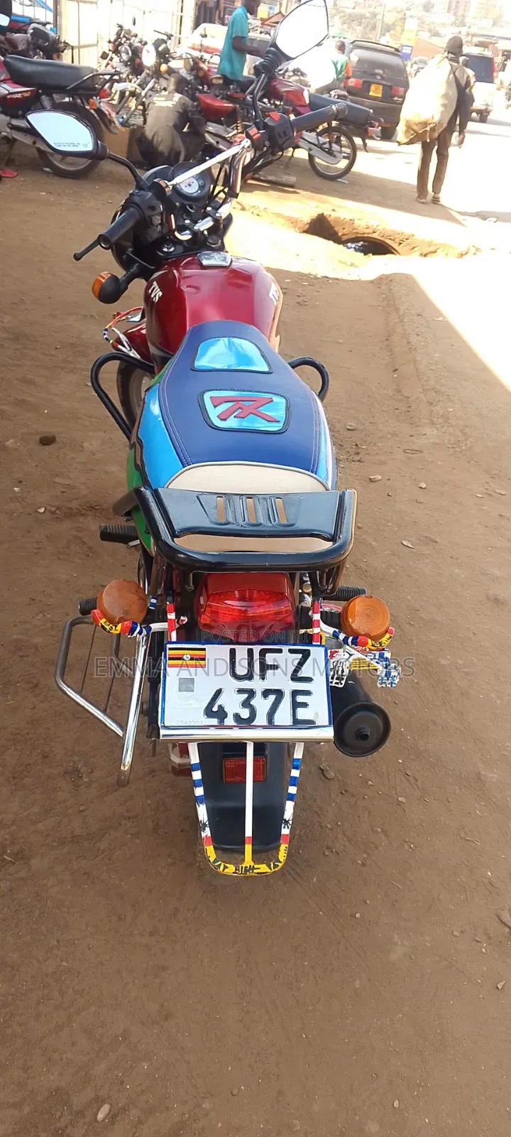 TVS HLX 125 2023 Red