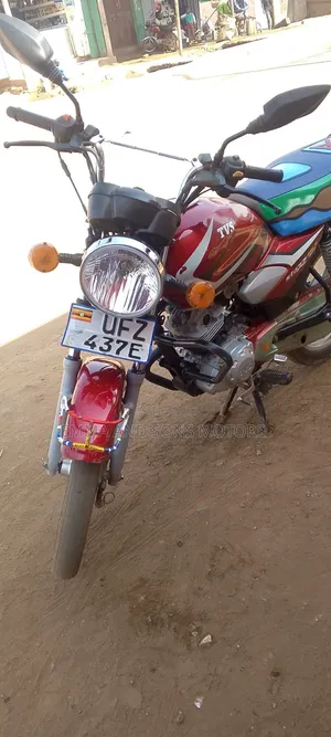 TVS HLX 125 2023 Red